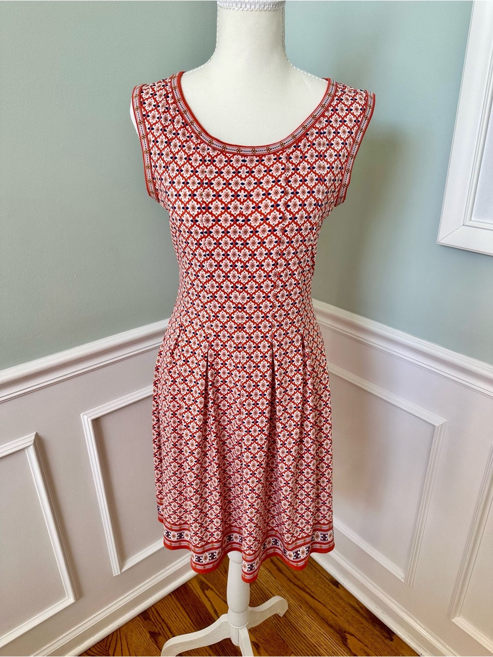 Max Studio Orange Pleated Fit and Flare Dress Size S EUC Fall Autumn Sleeveless